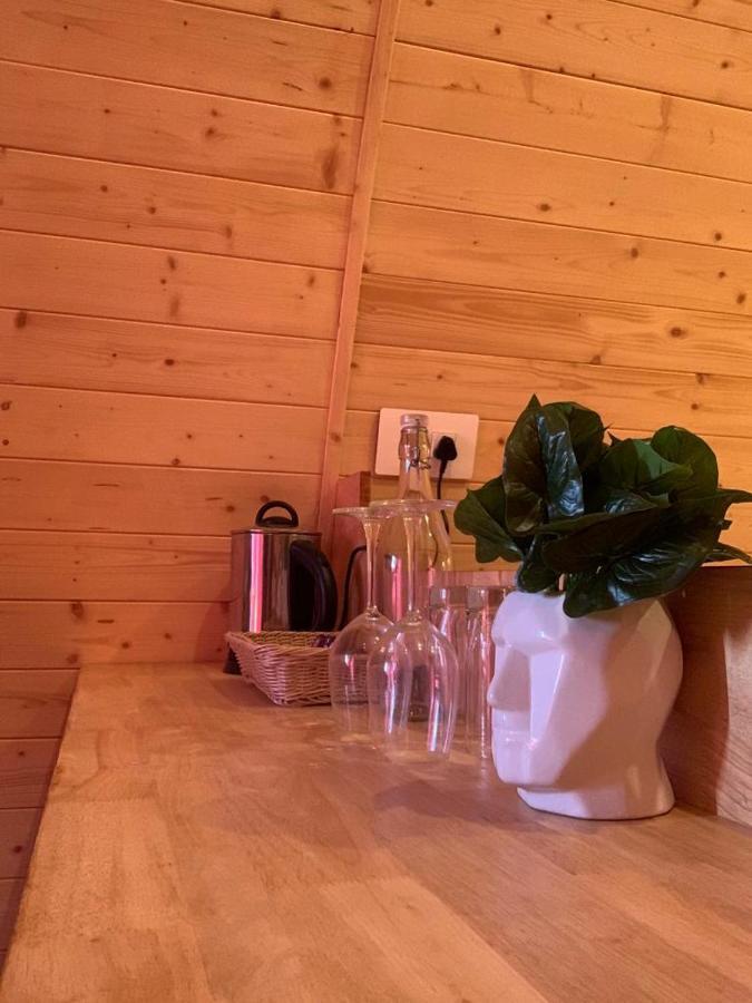 Cozy Capsules - Modern Hut Bed and Breakfast Kukkal Buitenkant foto